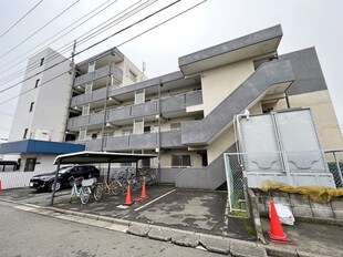 ラリ－マンションの物件外観写真